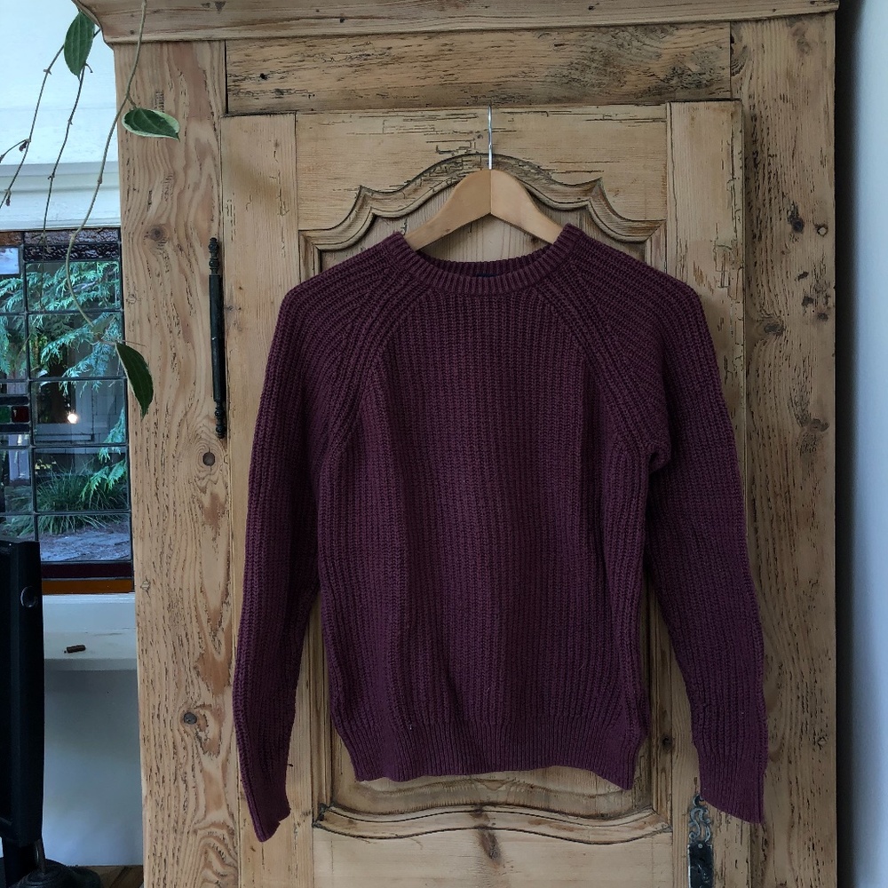 MAROON SWEATER